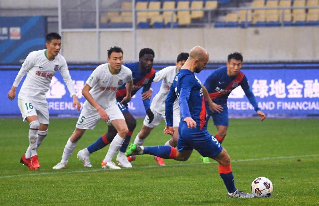 九游体育-JackeyLove意外战胜瑞士队，比赛规则变更引爆全场！引发球迷热议-九游体育