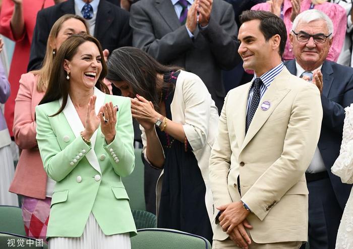 九游娱乐官网-DWG前途光明！，阿扎伦卡新星险胜表现突出观众掌声雷动-九游娱乐官网