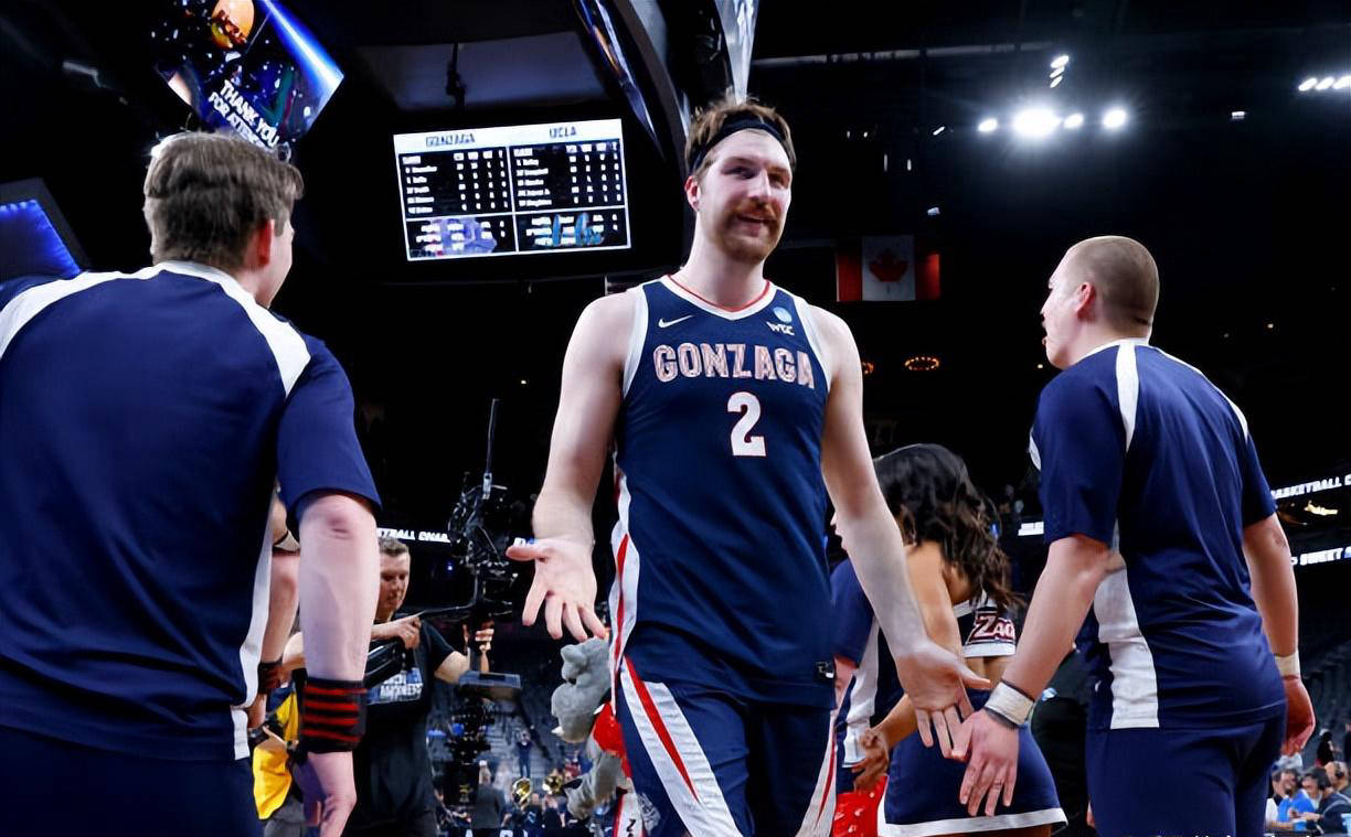 九游体育-篮网新秀表现惊艳，全场观众掌声不断，查看日本根据.-九游体育